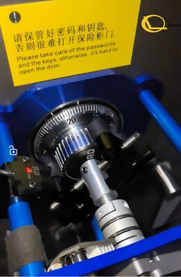 Automatyczny dekoder kombinacji zamków bezpiecznych i bankomatów