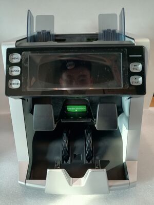 1+1 Kieszonkowa maszyna do sortowania banknotów Detektor zestawu pieniędzy Czarny z wyświetlaczem LED LK22025060006